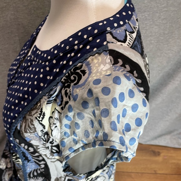 Pull over Blouse - Picture 5 of 9